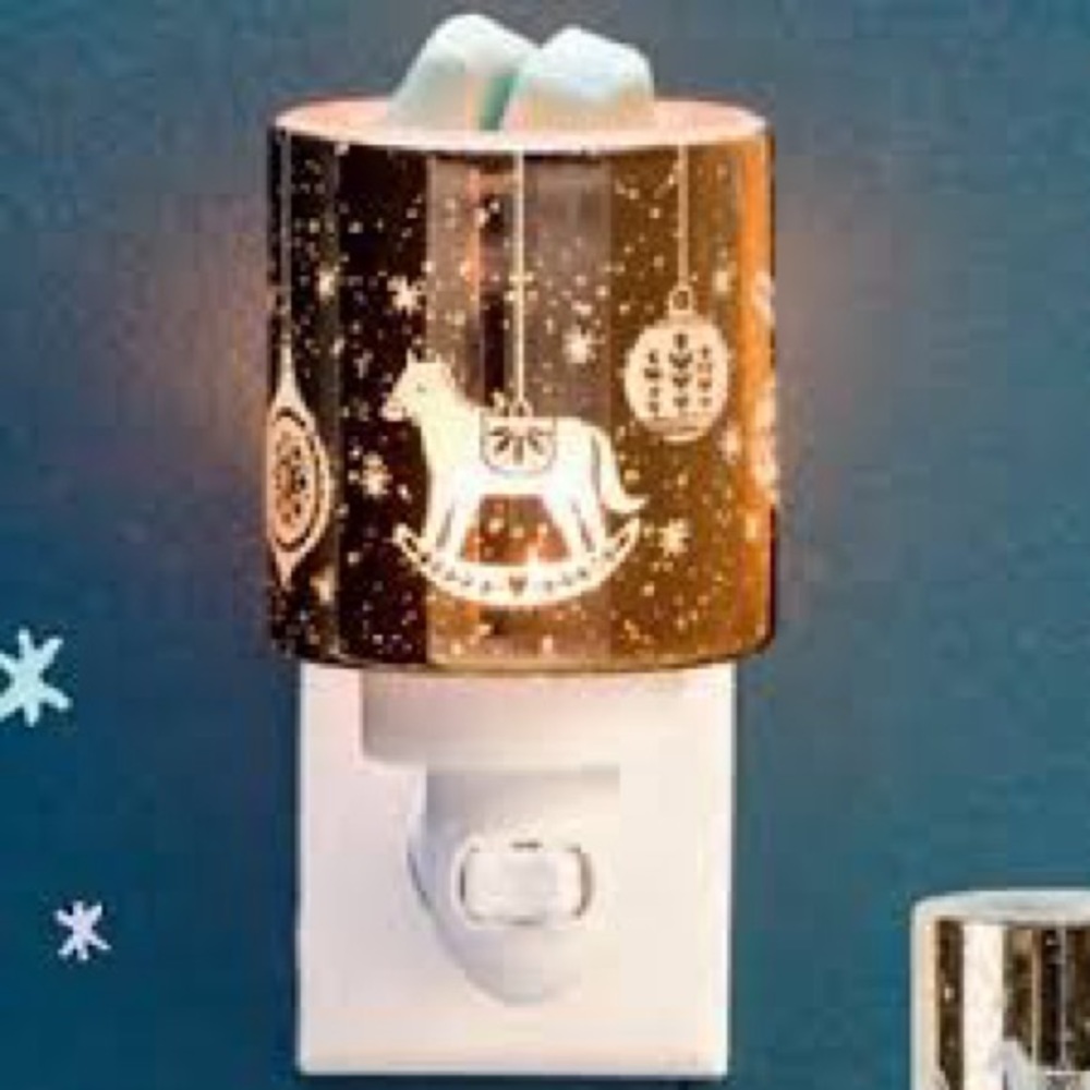 NWB adorn mini Scentsy warmer